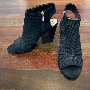 Vince Camaro black heels